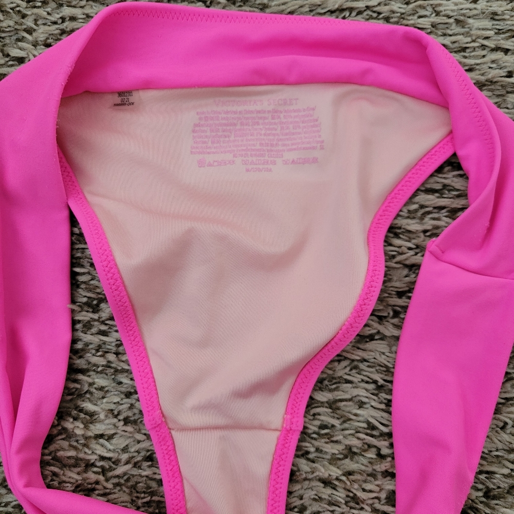 Victoria's Secret Hot Pink Bottom Sz Medium - Picture 2 of 4